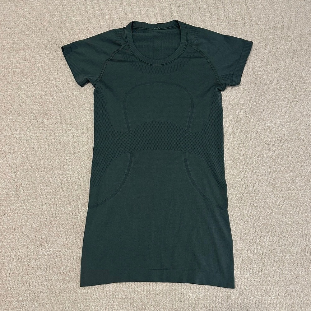 lululemon Swiftly Tech Short Sleeve Shirt Size 4 in Dark Green